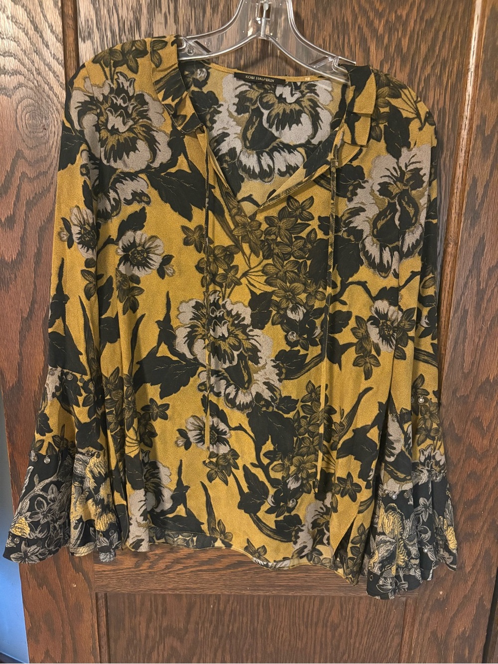 KOLBI Halperin floral, long sleeve, flutter sleeve; 100% silk blouse; XS; EUC